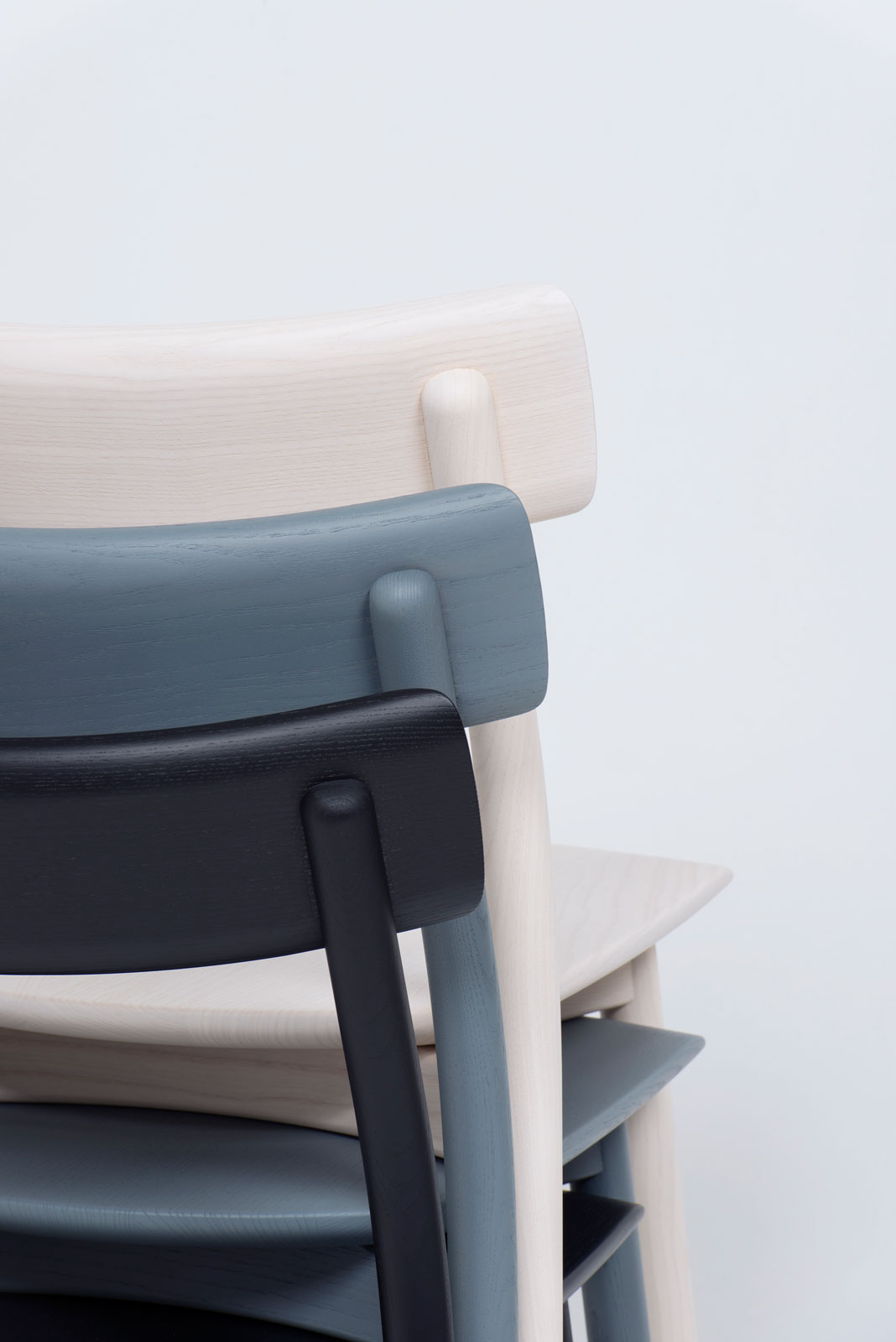 Chiaro Chair by Leon Ransmeier