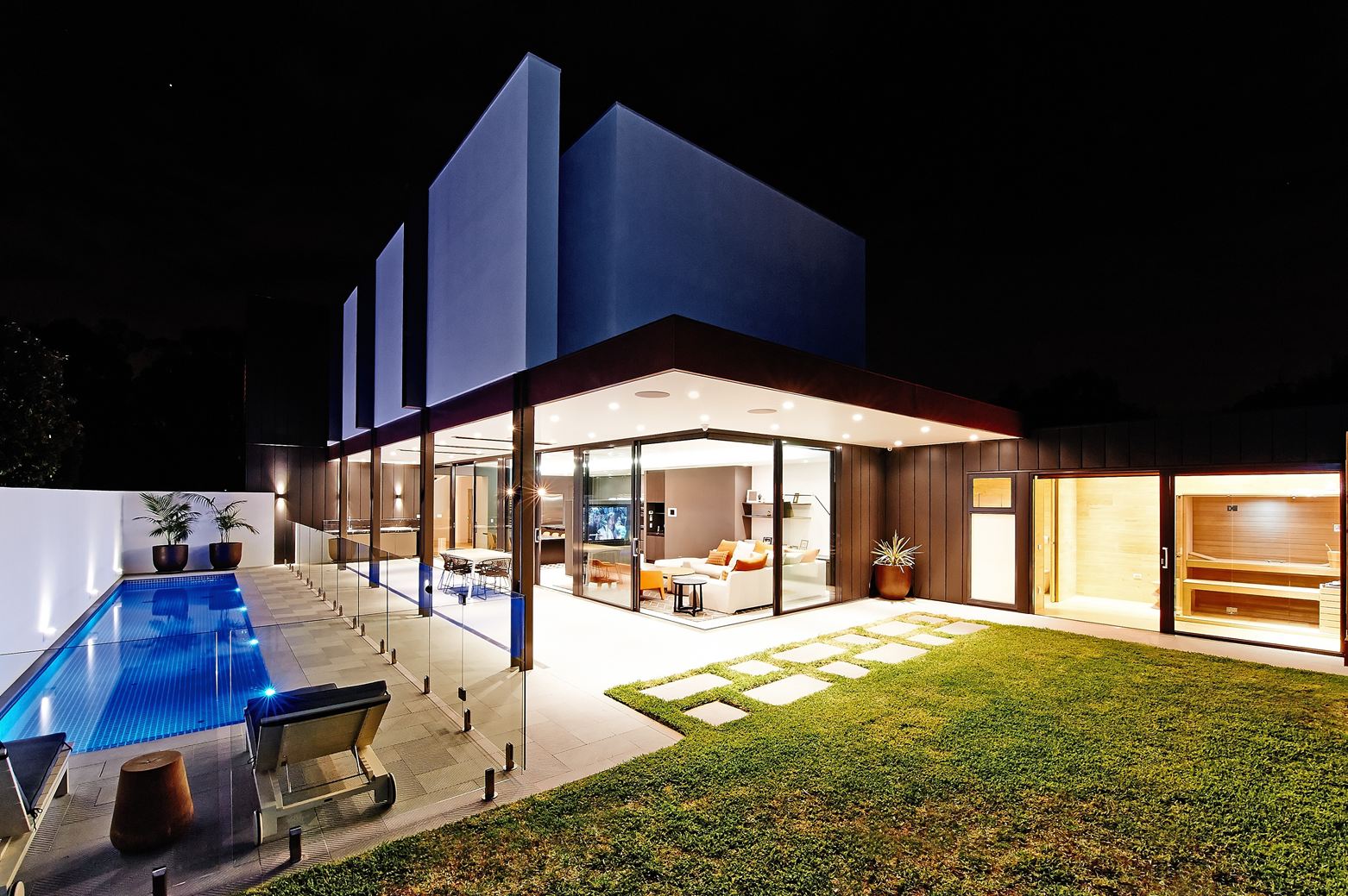 White House in Beaumaris, Australia by In2