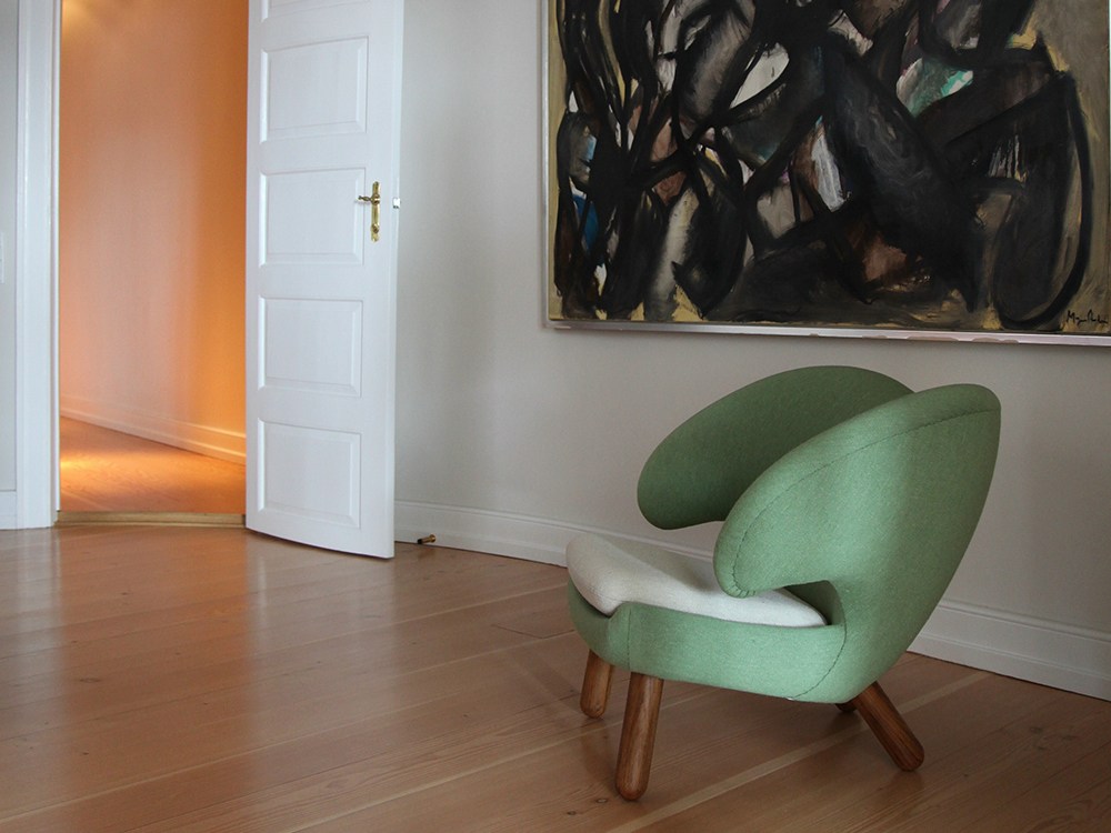 Pelican Lounge Chair by Finn Juhl